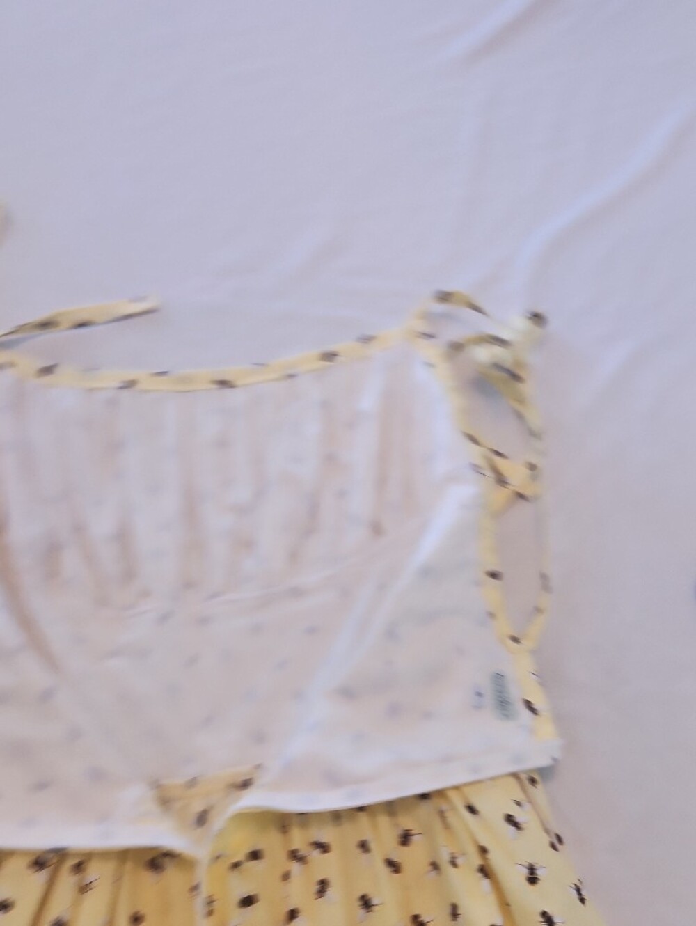 🐝 Yellow Tie-Shoulder Sundress with Bee Print SZ S/M - Picture 10 of 12